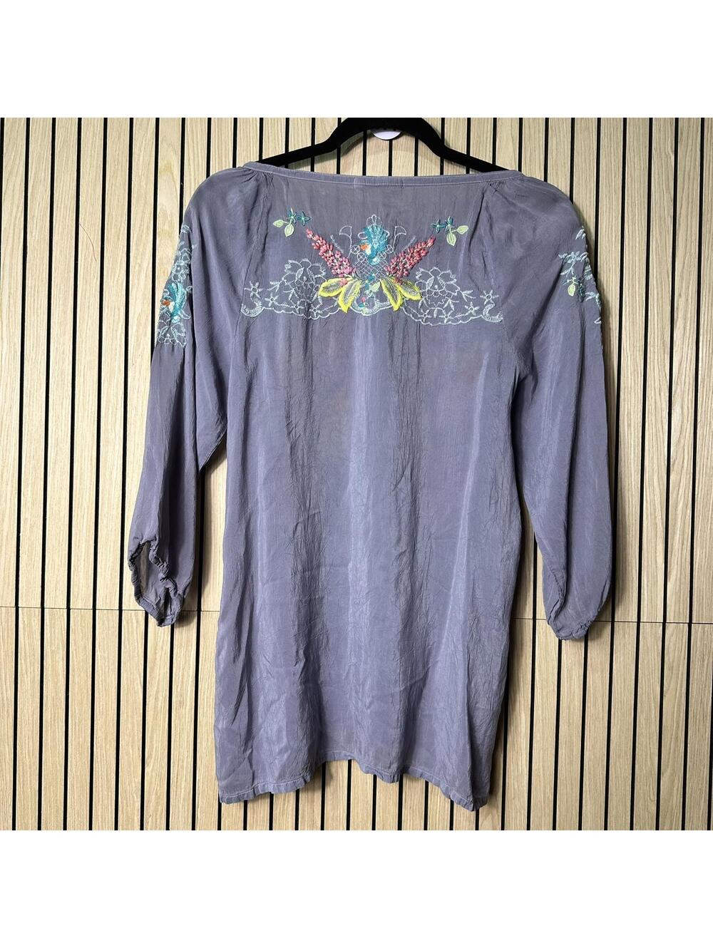 177 Johnny Was Leona Embroidered Tunic Top Blouse (XS, Gray, EUC) - Picture 3 of 6
